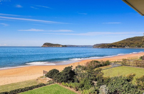 Pearl Beach House | Beachfront, 5 bedrooms, 5 bathroooms!