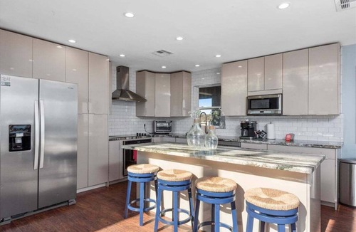 Galveston House | Beachfront 5BR | Hot Tub | Game Room | Sleeps 19