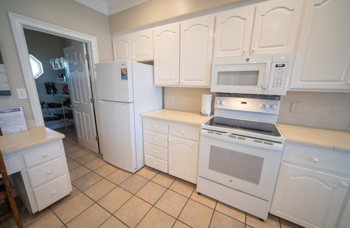 Plantation House | BEACHFRONT, 5BR/4.5BA, Sleeps 22, Elevator, Dog Friendly