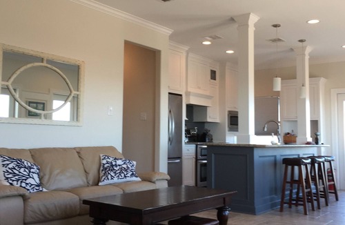 Surfside Beach House | BEACHFRONT. 6 BEDROOM, 4 BATHROOMS, GREAT DECK!