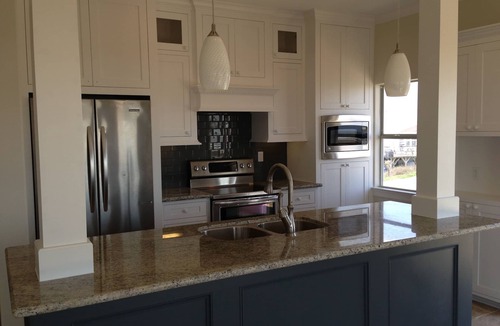 Surfside Beach House | BEACHFRONT. 6 BEDROOM, 4 BATHROOMS, GREAT DECK!