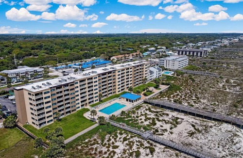 Fernandina Beach Condo | Beachfront 6th floor Condo w/Ocean View Amelia by the Sea