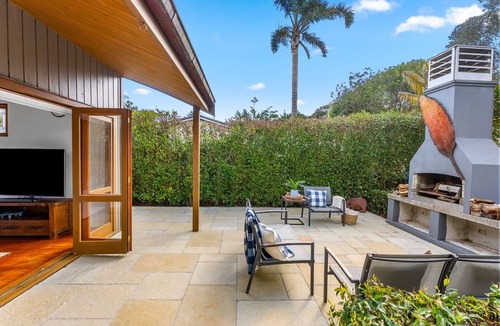 Whangateau House | Beachfront access house in Paradise