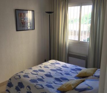 Palavas-les-Flots Apartment | beachfront apartment with terrace and parking