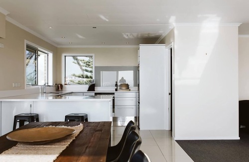 Bell Block Apartment | Beachfront Apartment in New Plymouth