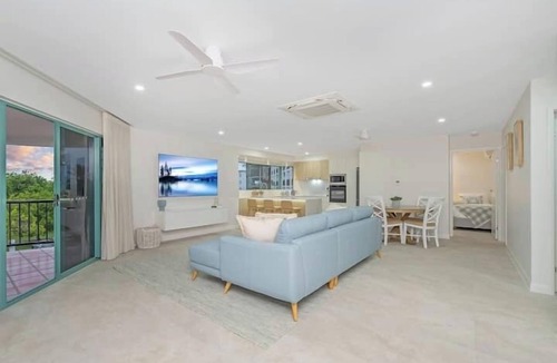 North Ward Apartment | Beachfront Apartment Stunning Views