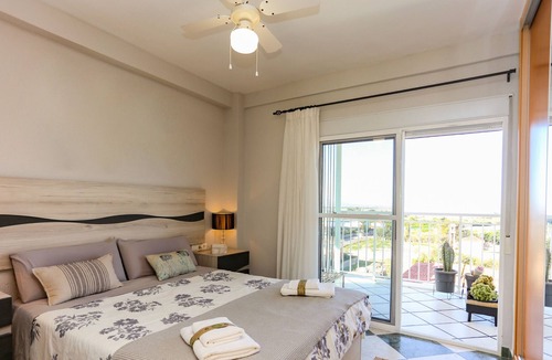 Sueca Apartment | Beachfront Apartment 30min from Valencia