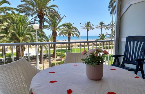 Cullera Apartment | Beachfront apartment 40 k. from Valencia, services all year round,