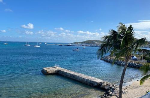 Marigot Apartment | Beachfront apartment