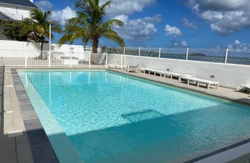 Marigot Apartment | Beachfront apartment