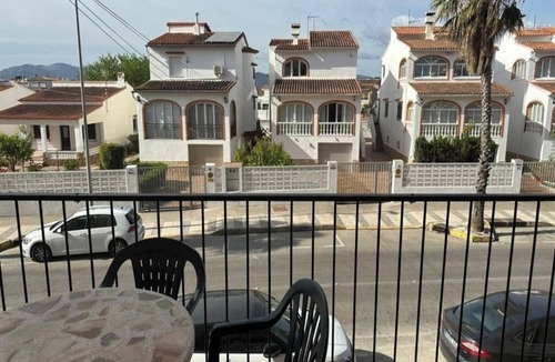 Oliva Apartment | Beachfront apartment (pet friendly)