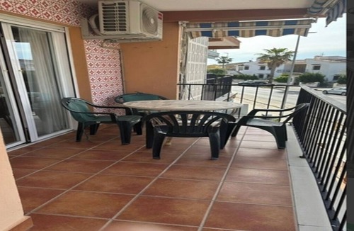 Oliva Apartment | Beachfront apartment (pet friendly)