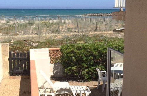 Le Barcares Apartment | Beachfront Apt, 2 Bdrms, Terrace, Parking, Sleeps 6 - Le Barcarès