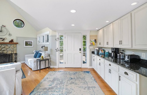 Aquinnah House | Beachfront Aquinnah home. Beautiful views!