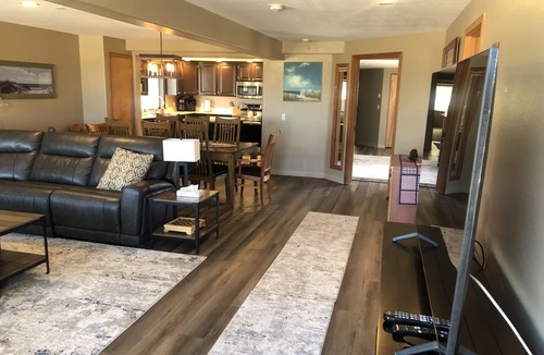 Bayshore House | BEACHFRONT, AWESOME VIEWS & EASY BEACH ACCESS. 5 bedrooms, 4 baths. 2 Kitchens.