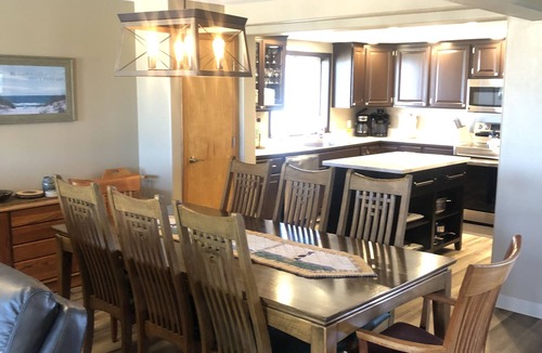 Bayshore House | BEACHFRONT, AWESOME VIEWS & EASY BEACH ACCESS. 5 bedrooms, 4 baths. 2 Kitchens.