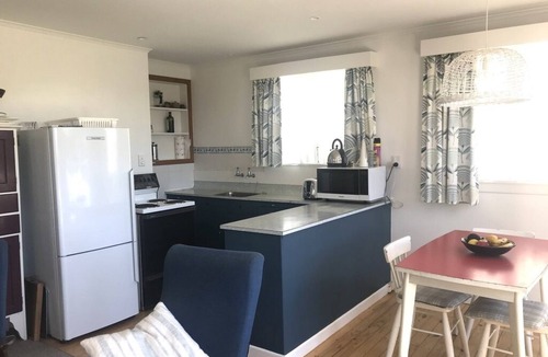 Piha House | Beachfront bach Piha