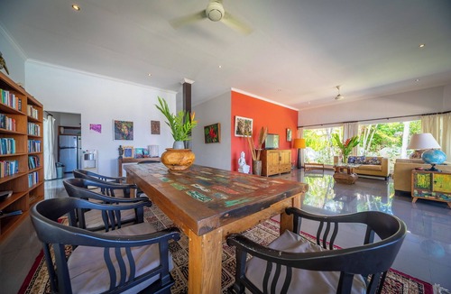 Dencarik Villa | Beachfront Bali Paradise Villa with Private Pool & Tropical Garden