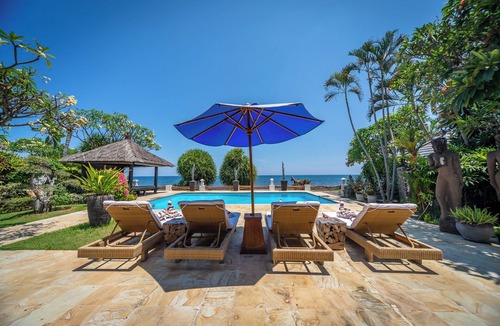 Dencarik Villa | Beachfront Bali Paradise Villa with Private Pool & Tropical Garden