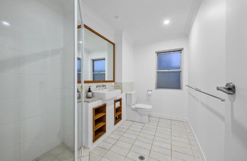 Main Beach House | BEACHFRONT Beauty!