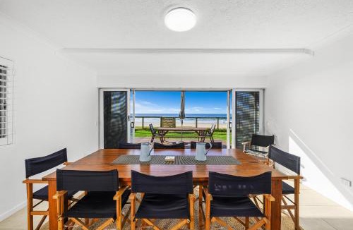 Main Beach House | BEACHFRONT Beauty!