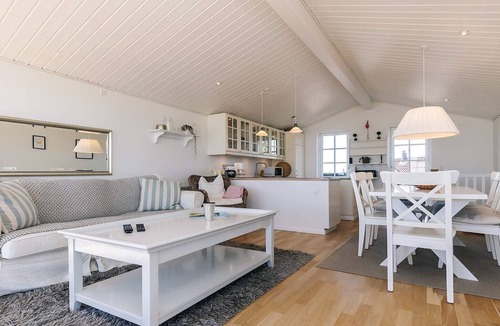 Hasmark Strand House | Beachfront Beauty in Hasmark