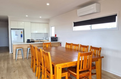 Moonta Bay Hotel | Beachfront Beauty, Moonta Bay