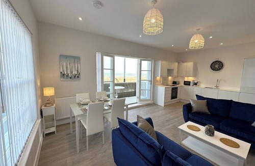 Burmarsh Apartment | Beachfront Bliss Apartment