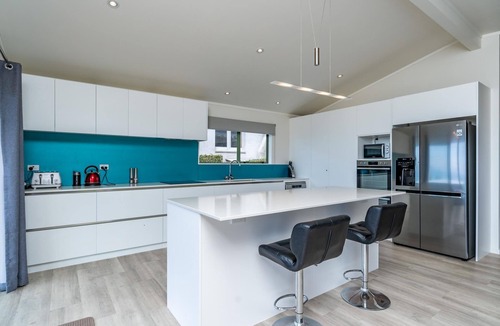 Langs Beach House | Beachfront Bliss - Beachfront Langs with spectacular views and spa pool