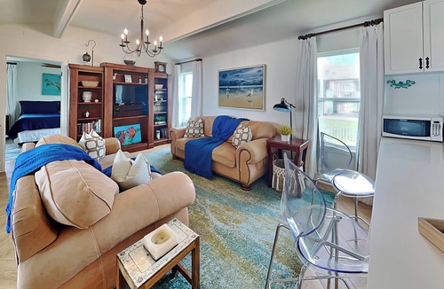 Bermuda Beach House | Beachfront Bliss Bermuda | Water Front, Beach Views, Private Patio + Fire Pit!