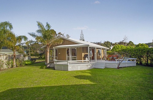 Cooks Beach Cottage | Beachfront Bliss - Cooks Beach Holiday Home