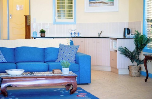 Blue Bay Apartment | Beachfront Bliss for Two l Nova Escapes