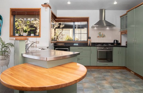 Bell Block House | BEACHFRONT BLISS ON WANAKA TERRACE SUPPORT LOCAL