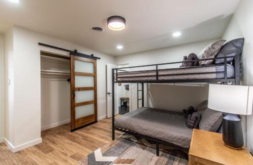Bay Area House | Beachfront Bliss with Panoramic Ocean Views Sleeps 33