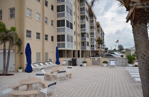Venice Condo | BEACHFRONT BLISS: Your Gulf Coast Oasis