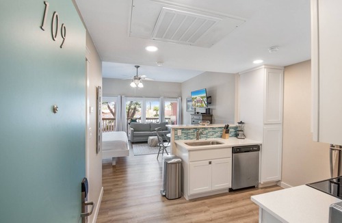 Cinnamon Shore Condo | Beachfront Boutique Resort | Poolside Oasis | Casa Condo 109