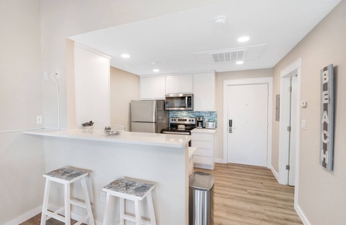 Cinnamon Shore Condo | Beachfront Boutique Resort | Poolside Oasis | Casa Condo 109