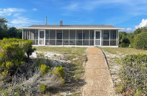 Alligator Point House | Beachfront bungalow with private direct beach access. Sleeps 8. Pet friendly!