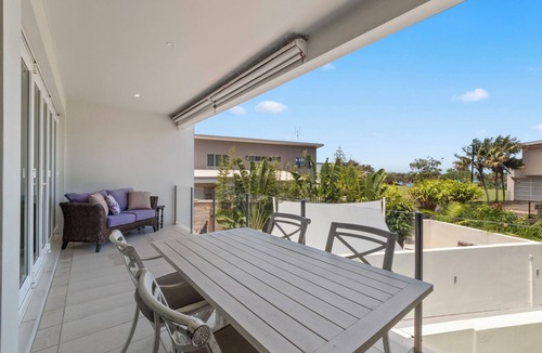 Sapphire Beach House | Beachfront by the CC, Plunge Pool, Beach, Pets