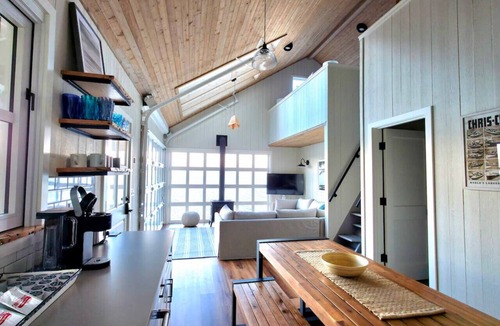 Bremerton Cabin | Beachfront cabin, dock, water views
