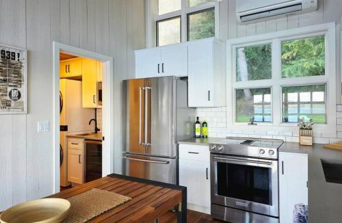 Bremerton House | Beachfront cabin, dock, water views