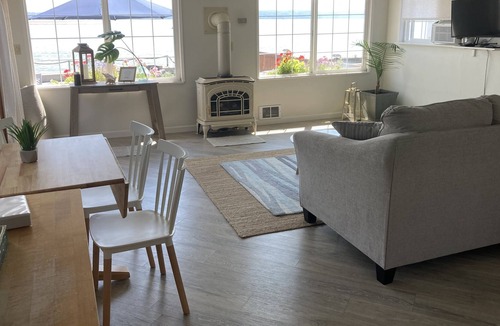 Priest Point Cabin | Beachfront Cabin on Priest Point