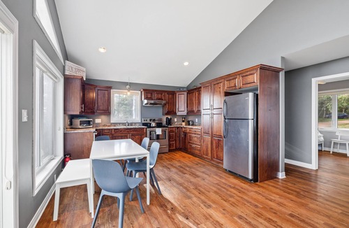 Stratford Cottage | Beachfront Chalet