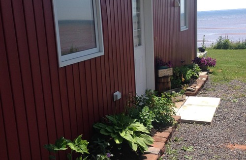 Stratford Cottage | Beachfront Chalet