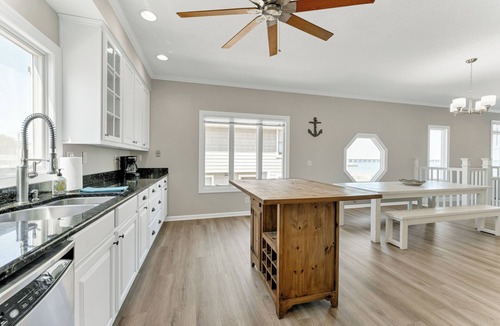 Chic's Beach House | Beachfront Chics Beach Home Garage