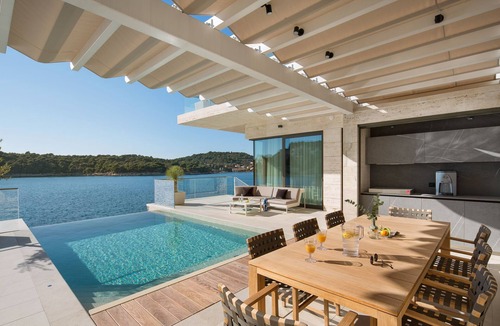 Stikovica Villa | Beachfront Comfort,Prestigious Location, Full experience,Professionally manadged