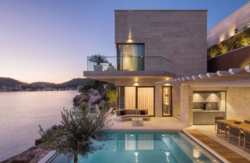 Stikovica Villa | Beachfront Comfort,Prestigious Location, Full experience,Professionally manadged