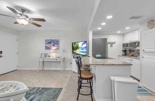 Sunset Beach Condo | 🌞Beachfront Condo🌴Walk to Restaurants🐬Sunsets Every Night🐠Sunset Chateau 210