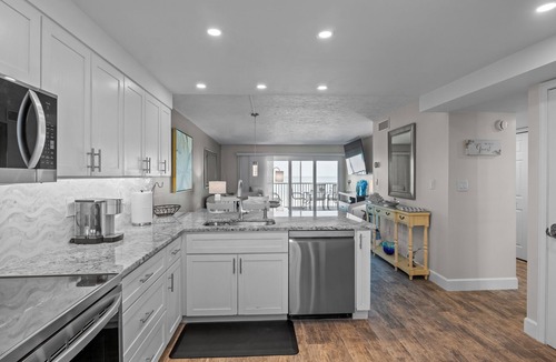 Bradenton Beach Condo | Beachfront Condo, Newly renovated! Heated Pool on the beach. GulfView 102.