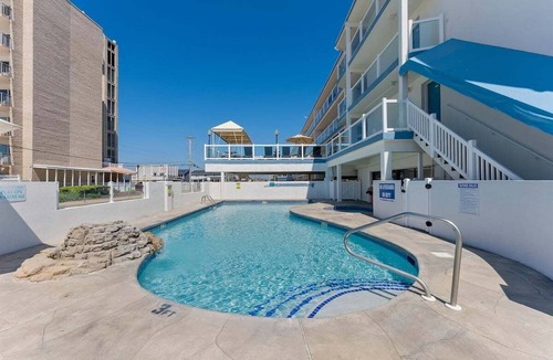 Wildwood Crest Condo | Beachfront Condo with a Heated Pool, BBQ Grills